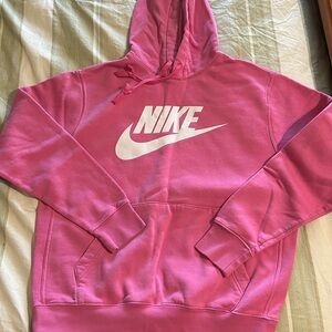 Nike hoodie medium